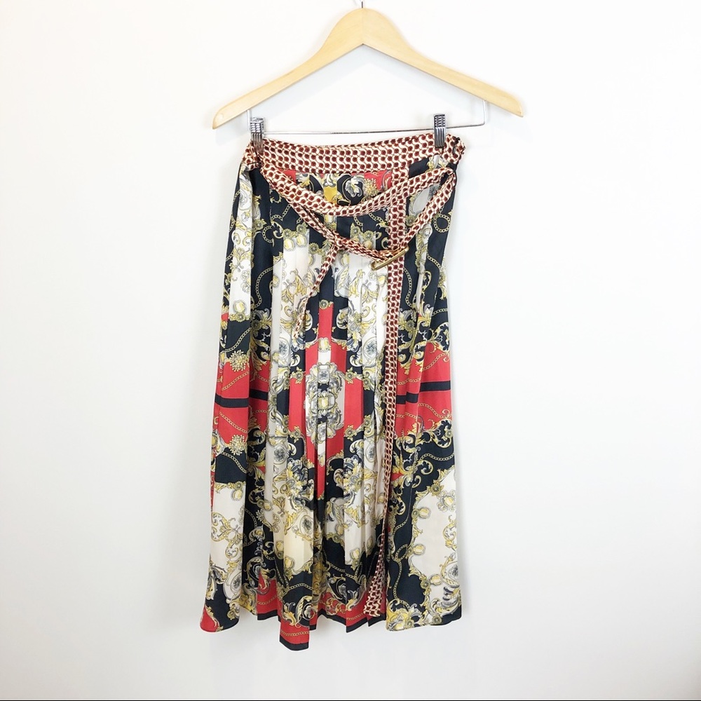 Zara black white and red Chain Print Pleated Skirt - Size M